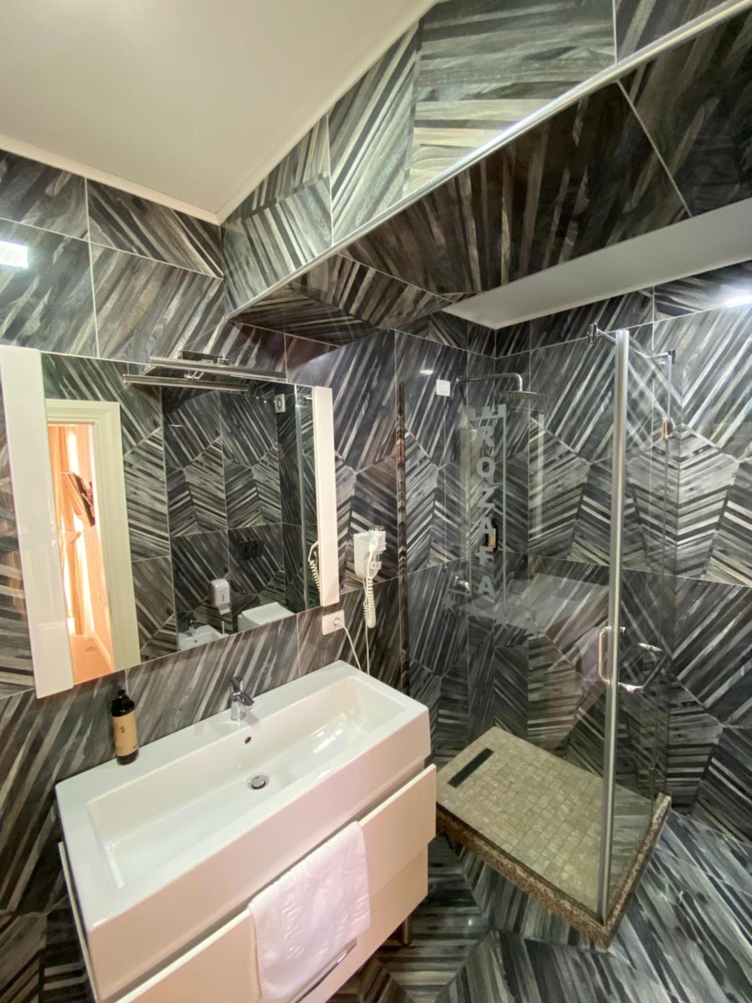 Rozafa Hotel شكودر المظهر الخارجي الصورة